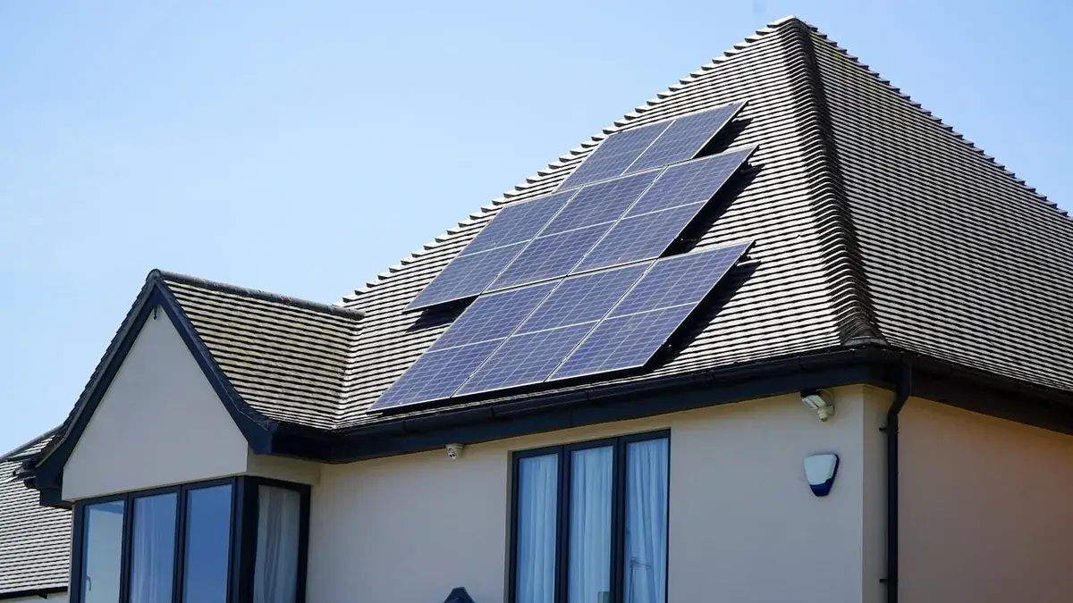 Integrar el cargador con tus placas solares