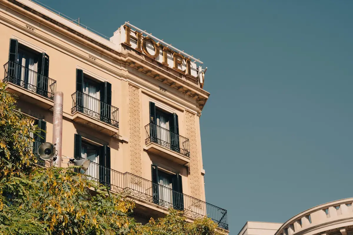 Puntos de recarga para coche eléctrico en hoteles